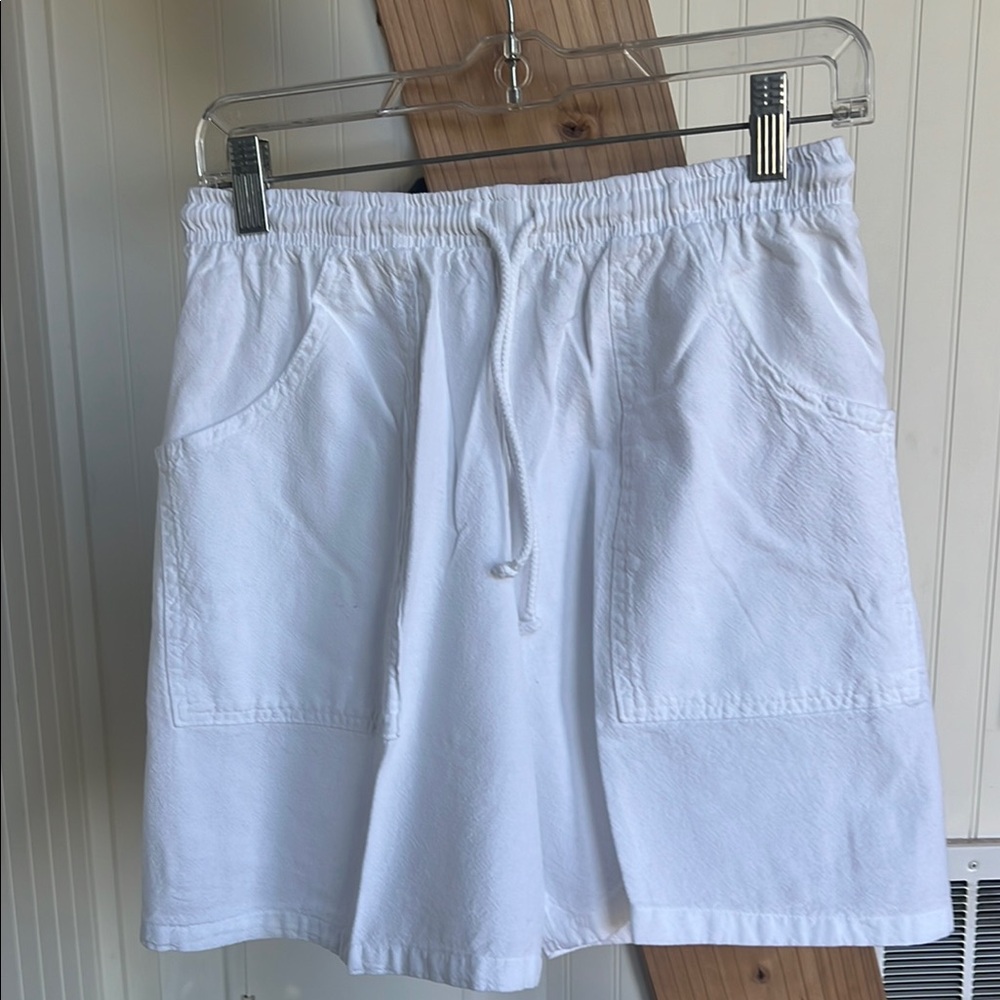 White Casual Drawstring Shorts